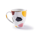 Caneca de porcelana manchas iniciais