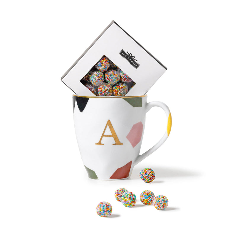 Kit para presente com caneca de inicial e crispies