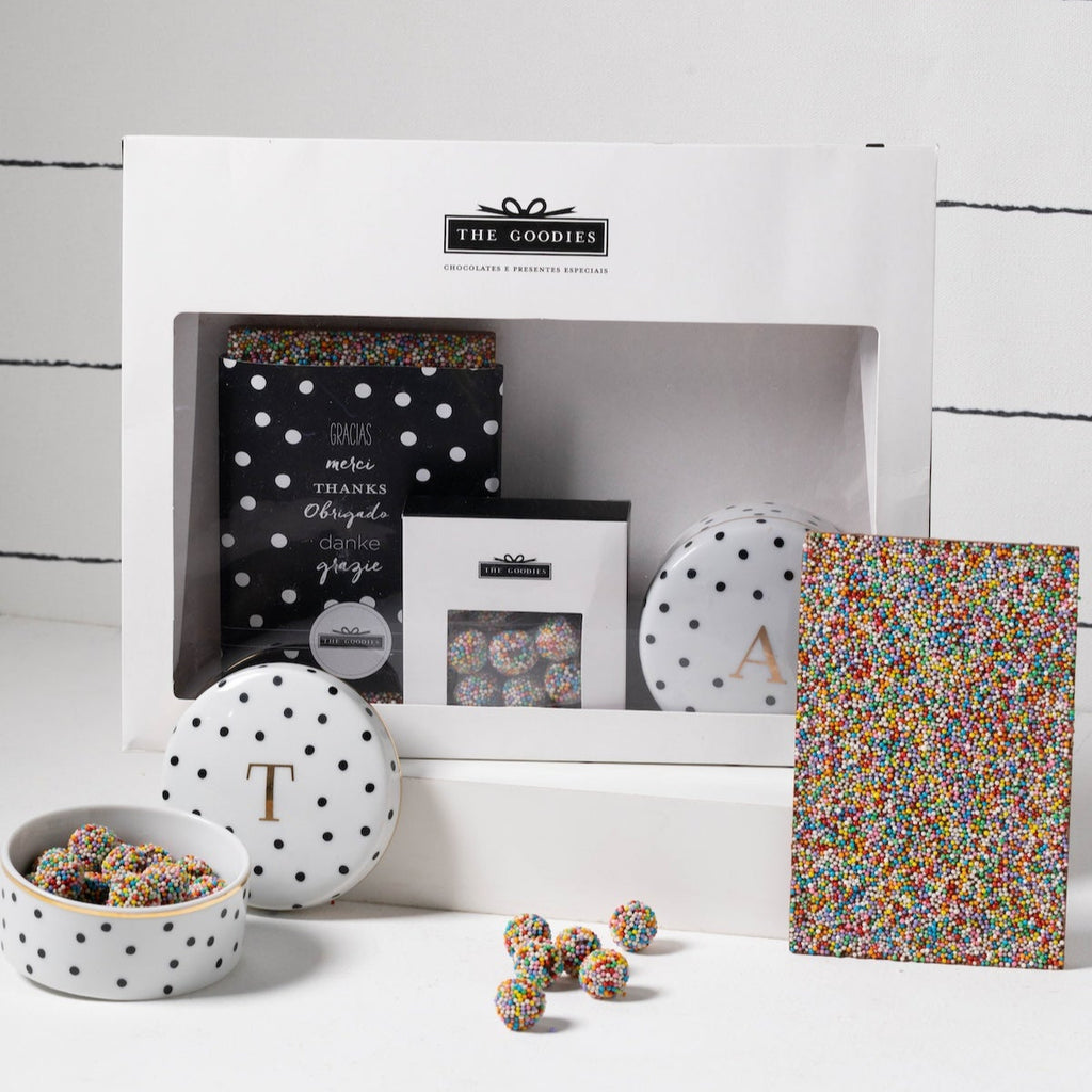 kit para presente agradecimento com porcelana e chocolate