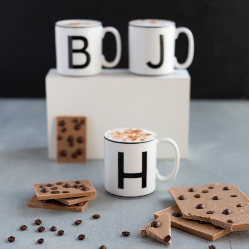 caneca iniciais